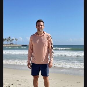 Columbia Men's Light It's salmon / peach color Rash Guard